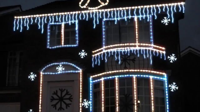 Neighbours Take Revenge On Christmas Lights Show