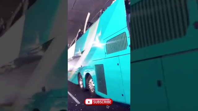 Unbelievable Event: Bus Collides with Bridge Edge on Camera! [VIDEO]