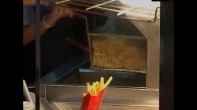Getting McDonald's in 2002, wait until the end [VIDEO]