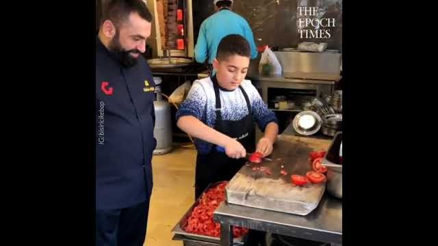 Chef father teaches son how to cook [VIDEO]
