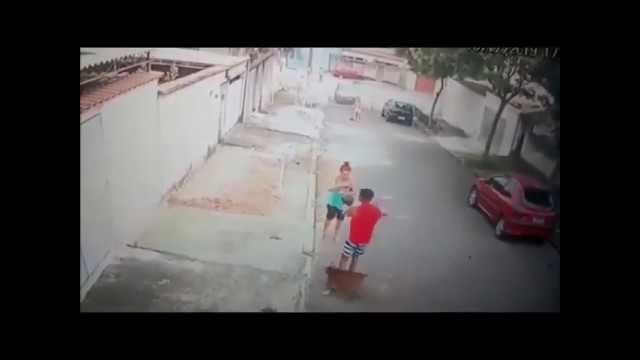 A hero saves a boy from Pitbull attack in Brazil