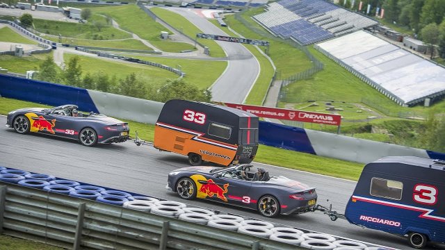 A Caravan Race with an F1 twist! [VIDEO]
