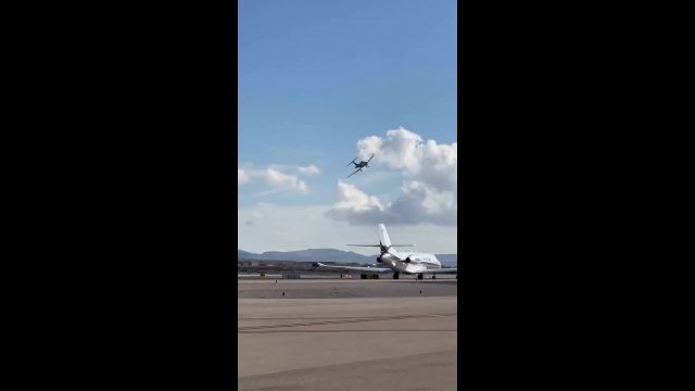 G4 making a 90° turn to final at Henderson Executive Airport [VIDEO]