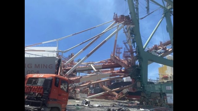Ship collides with container crane causing it to collapse on southern Taiwan port