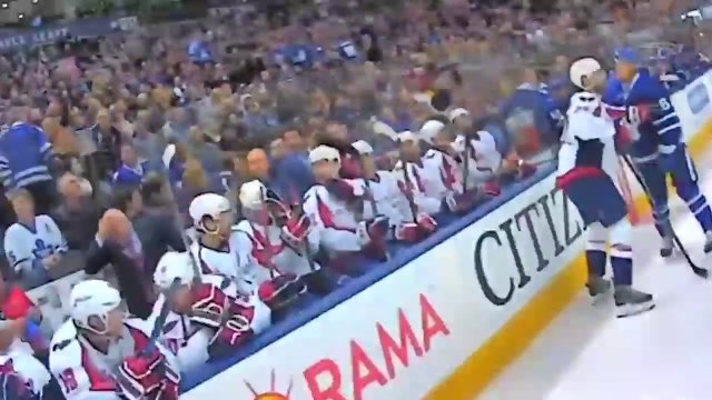 Ice Hockey vs Soccer [VIDEO]