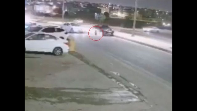 Saudi driver's heroic rescue of child [VIDEO]