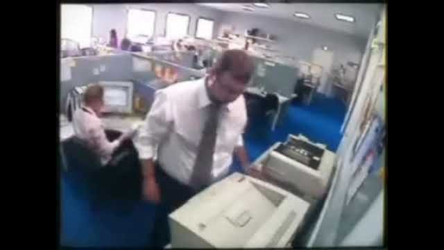 Guy gets frustrated by the printer [VIDEO]