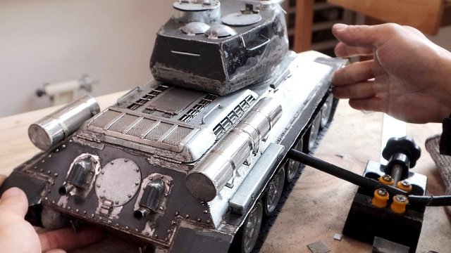 How to make a tank from an oven [VIDEO]